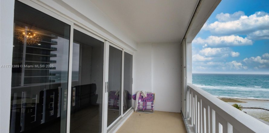 Condo in Pompano Beach, Florida, 2 bedrooms  № 1868404