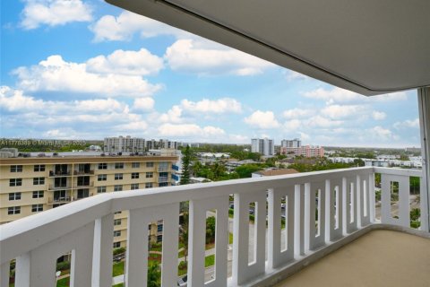 Condo in Pompano Beach, Florida, 2 bedrooms  № 1868404 - photo 19