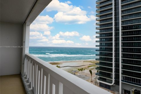 Condo in Pompano Beach, Florida, 2 bedrooms  № 1868404 - photo 18