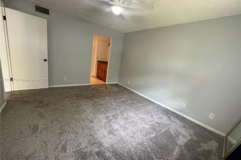 Copropriété à vendre à Tamarac, Floride: 2 chambres, 73.39 m2 № 2034931 - photo 22