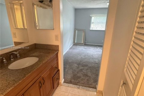 Copropriété à vendre à Tamarac, Floride: 2 chambres, 73.39 m2 № 2034931 - photo 8