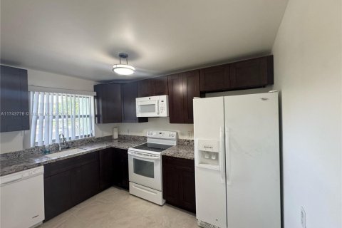 Copropriété à vendre à Tamarac, Floride: 2 chambres, 73.39 m2 № 2034931 - photo 27
