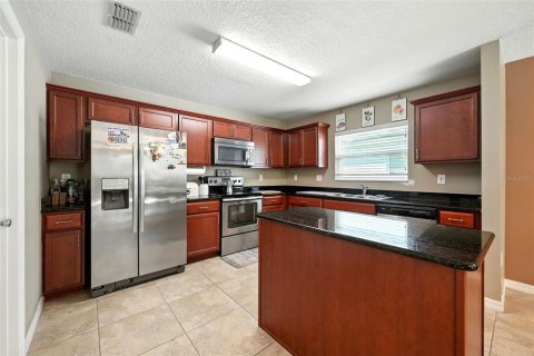 Villa ou maison à vendre à Kissimmee, Floride: 4 chambres, 169.55 m2 № 1894823 - photo 17