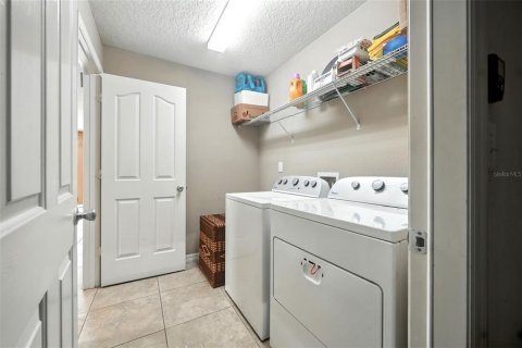 Villa ou maison à vendre à Kissimmee, Floride: 4 chambres, 169.55 m2 № 1894823 - photo 21