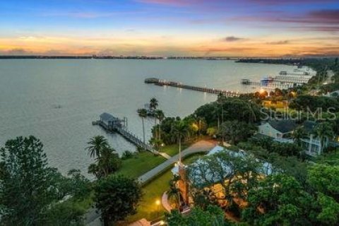House in Melbourne Beach, Florida 8 bedrooms, 693.24 sq.m. № 1848238 - photo 5