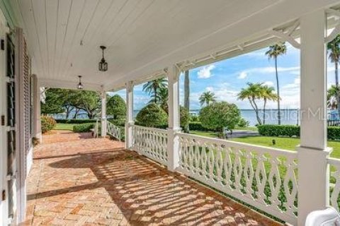 House in Melbourne Beach, Florida 8 bedrooms, 693.24 sq.m. № 1848238 - photo 10