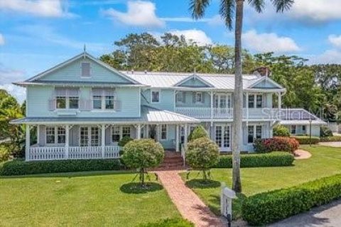 House in Melbourne Beach, Florida 8 bedrooms, 693.24 sq.m. № 1848238 - photo 2