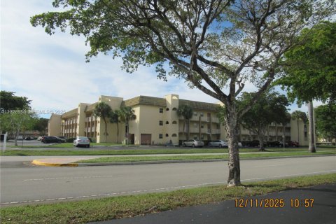 Copropriété à louer à Sunrise, Floride: 1 chambre, 59.46 m2 № 1987429 - photo 1