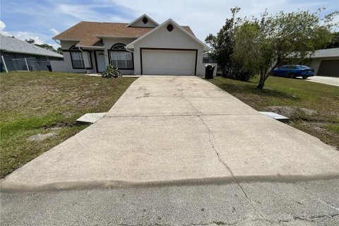House in Palm Bay, Florida 3 bedrooms, 175.03 sq.m. № 2317501
