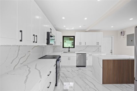 Casa en Miami Gardens, Florida 3 dormitorios, 114.27 m2 № 2000445