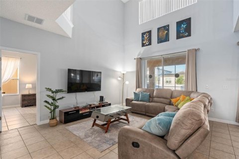 Casa en alquiler en Kissimmee, Florida, 6 dormitorios, 263.29 m2 № 1520195 - foto 9