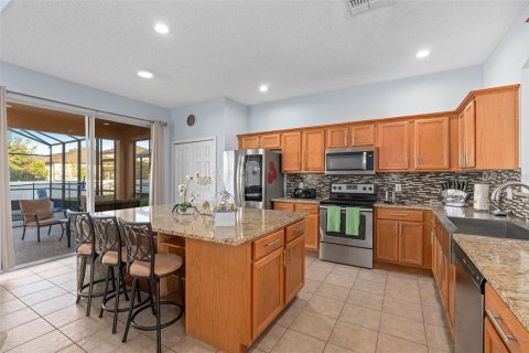Casa en alquiler en Kissimmee, Florida, 6 dormitorios, 263.29 m2 № 1520195 - foto 6