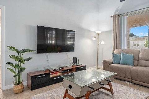 Casa en alquiler en Kissimmee, Florida, 6 dormitorios, 263.29 m2 № 1520195 - foto 10