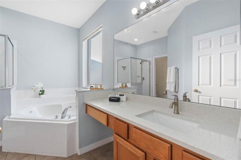 Casa en alquiler en Kissimmee, Florida, 6 dormitorios, 263.29 m2 № 1520195 - foto 16