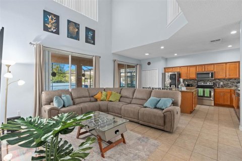 Casa en alquiler en Kissimmee, Florida, 6 dormitorios, 263.29 m2 № 1520195 - foto 5