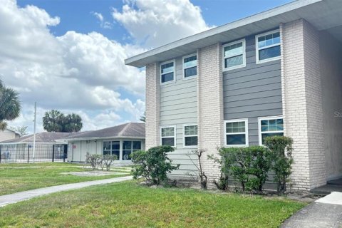 Apartment in Orlando, Florida 3 bedrooms, 82.96 sq.m. № 2112369 - photo 3