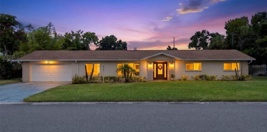 Casa en Saint Petersburg, Florida 3 dormitorios, 154.4 m2 № 2151671