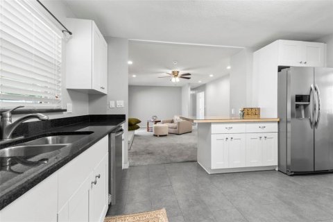 Casa en venta en Saint Petersburg, Florida, 3 dormitorios, 154.4 m2 № 2151671 - foto 16