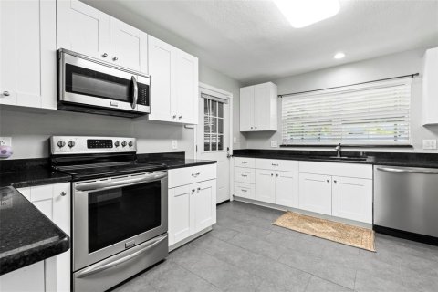 Casa en venta en Saint Petersburg, Florida, 3 dormitorios, 154.4 m2 № 2151671 - foto 15