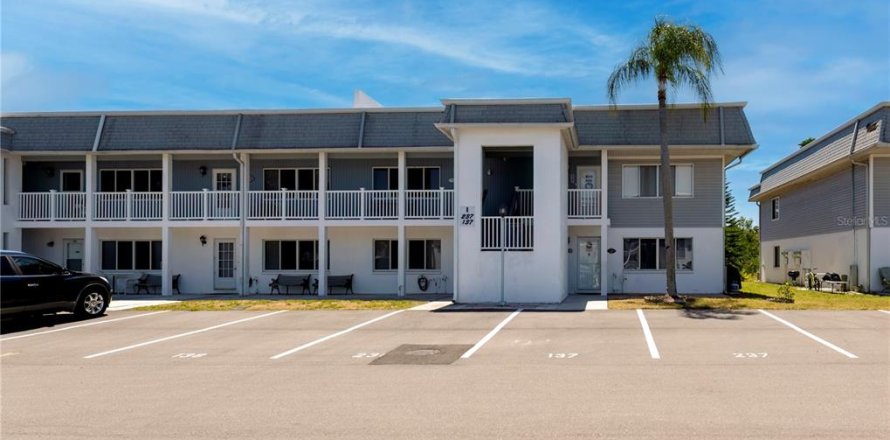 Condo à Punta Gorda, Floride, 2 chambres  № 2101551