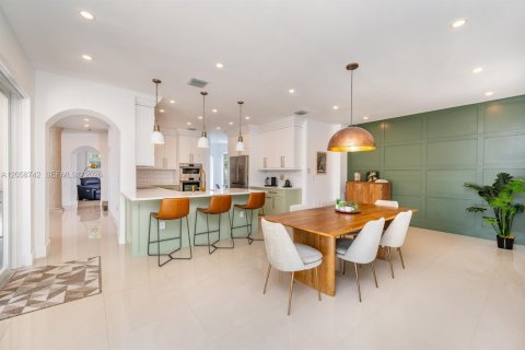 Casa en venta en Palmetto Bay, Florida, 4 dormitorios, 333.05 m2 № 2168469 - foto 4