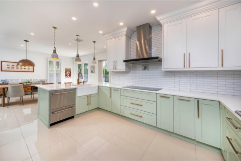 Casa en venta en Palmetto Bay, Florida, 4 dormitorios, 333.05 m2 № 2168469 - foto 6