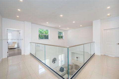 Casa en venta en Palmetto Bay, Florida, 4 dormitorios, 333.05 m2 № 2168469 - foto 19