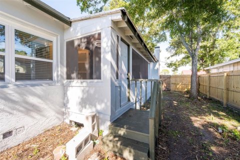 House in Pinellas Park, Florida 2 bedrooms, 93.83 sq.m. № 1914157 - photo 16
