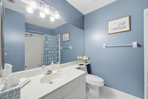 Condominio en venta en Coconut Creek, Florida, 2 dormitorios, 99.41 m2 № 2244002 - foto 17