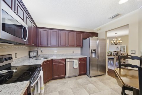 Condominio en venta en Coconut Creek, Florida, 2 dormitorios, 99.41 m2 № 2244002 - foto 8