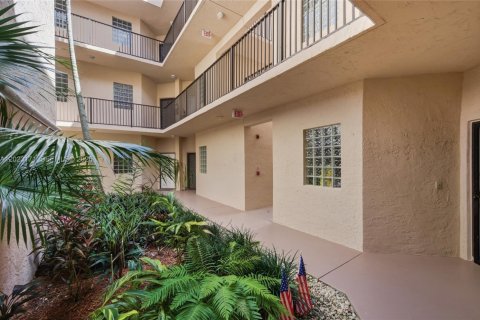 Condominio en venta en Coconut Creek, Florida, 2 dormitorios, 99.41 m2 № 2244002 - foto 21