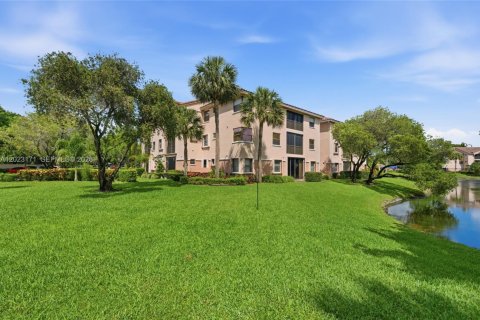Condominio en venta en Coconut Creek, Florida, 2 dormitorios, 99.41 m2 № 2244002 - foto 23
