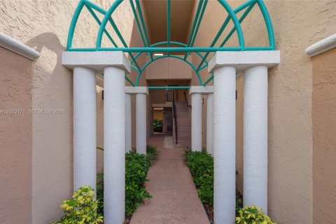 Condominio en venta en Coconut Creek, Florida, 2 dormitorios, 99.41 m2 № 2244002 - foto 22