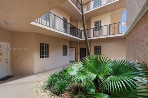 Condominio en venta en Coconut Creek, Florida, 2 dormitorios, 99.41 m2 № 2244002 - foto 19