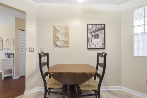 Condominio en venta en Coconut Creek, Florida, 2 dormitorios, 99.41 m2 № 2244002 - foto 10