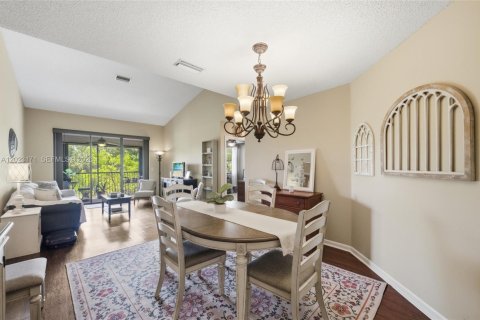 Condominio en Coconut Creek, Florida, 2 dormitorios № 2244002