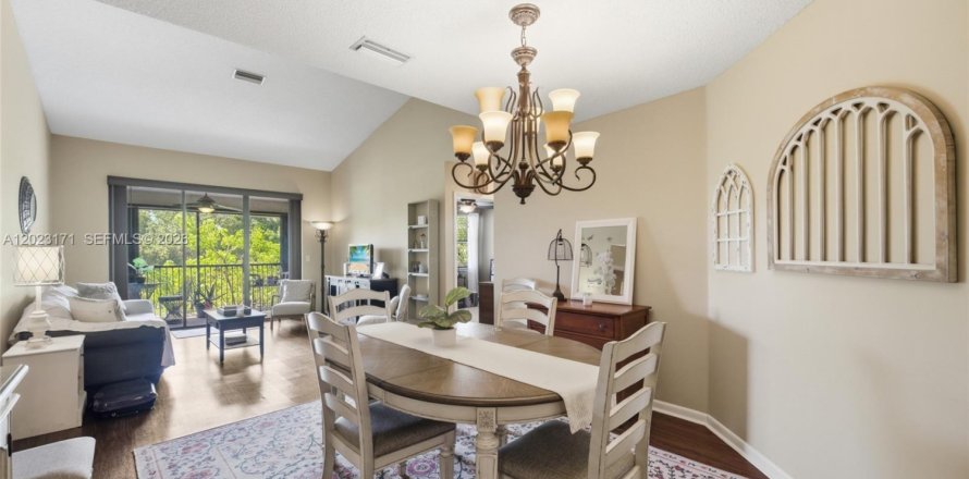 Condominio en Coconut Creek, Florida, 2 dormitorios № 2244002