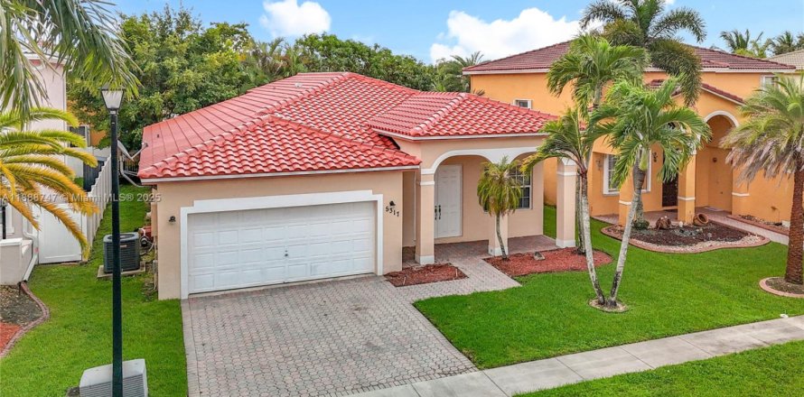 Casa en Miramar, Florida 4 dormitorios, 162.67 m2 № 1944718