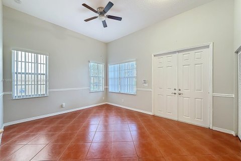 Casa en venta en Miramar, Florida, 4 dormitorios, 162.67 m2 № 1944718 - foto 5