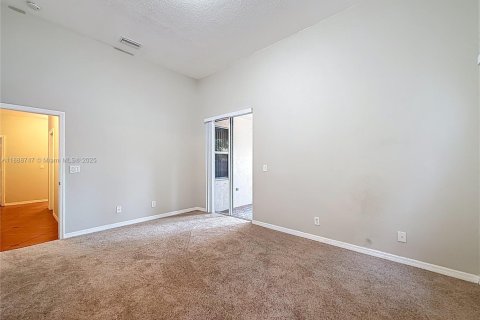 Casa en venta en Miramar, Florida, 4 dormitorios, 162.67 m2 № 1944718 - foto 18