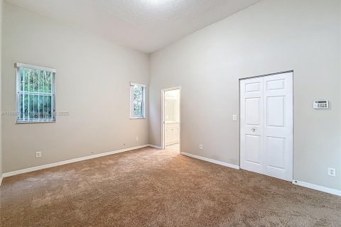 Casa en venta en Miramar, Florida, 4 dormitorios, 162.67 m2 № 1944718 - foto 19