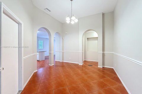 Casa en venta en Miramar, Florida, 4 dormitorios, 162.67 m2 № 1944718 - foto 7