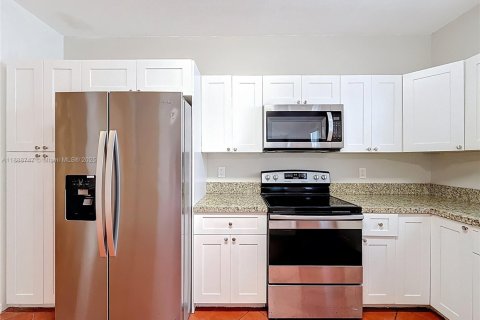 Casa en venta en Miramar, Florida, 4 dormitorios, 162.67 m2 № 1944718 - foto 9