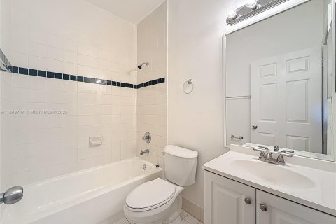 Casa en venta en Miramar, Florida, 4 dormitorios, 162.67 m2 № 1944718 - foto 25