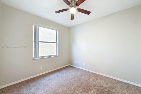 Casa en venta en Miramar, Florida, 4 dormitorios, 162.67 m2 № 1944718 - foto 14