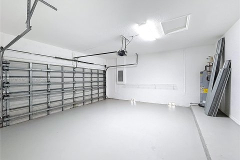 Casa en venta en Miramar, Florida, 4 dormitorios, 162.67 m2 № 1944718 - foto 29