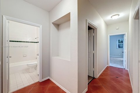Casa en venta en Miramar, Florida, 4 dormitorios, 162.67 m2 № 1944718 - foto 26