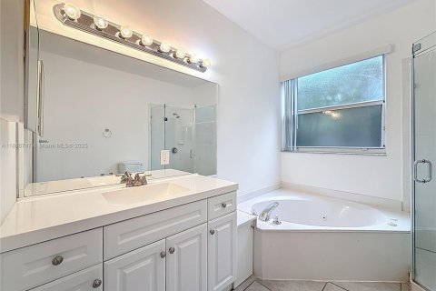 Casa en venta en Miramar, Florida, 4 dormitorios, 162.67 m2 № 1944718 - foto 21