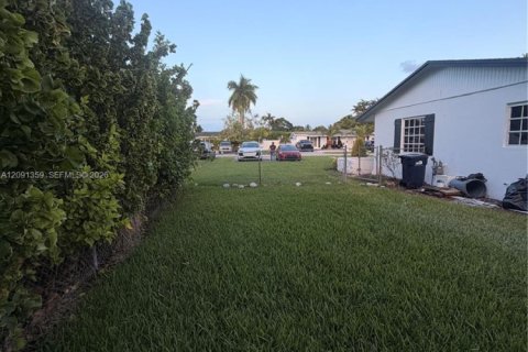 Villa ou maison à louer à Cutler Bay, Floride: 3 chambres, 134.15 m2 № 2375356 - photo 25