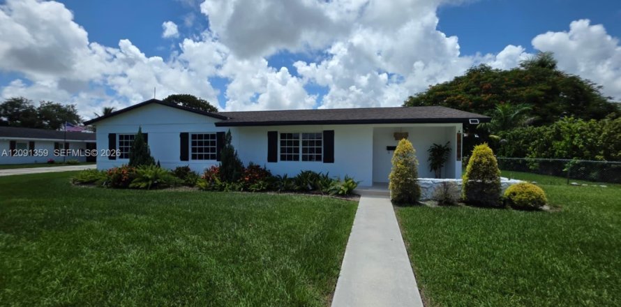 Villa ou maison à Cutler Bay, Floride 3 chambres, 134.15 m2 № 2375356